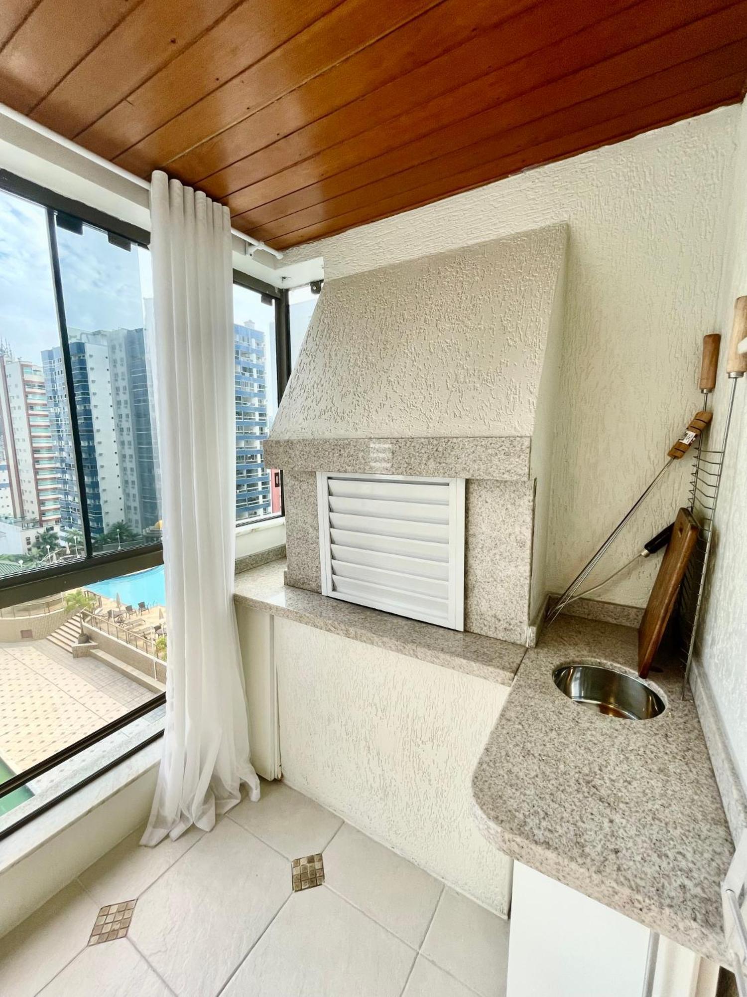 Otima Localizacao Quadra Mar A 50m Da Balneario Camboriu